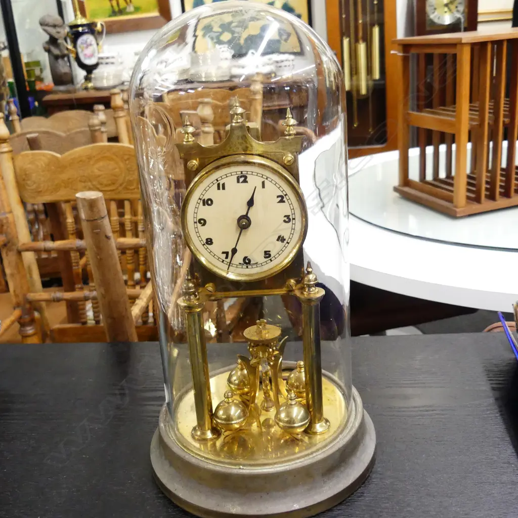 VINTAGE 8 DAY GLASS DOMED CLOCK Image 1++