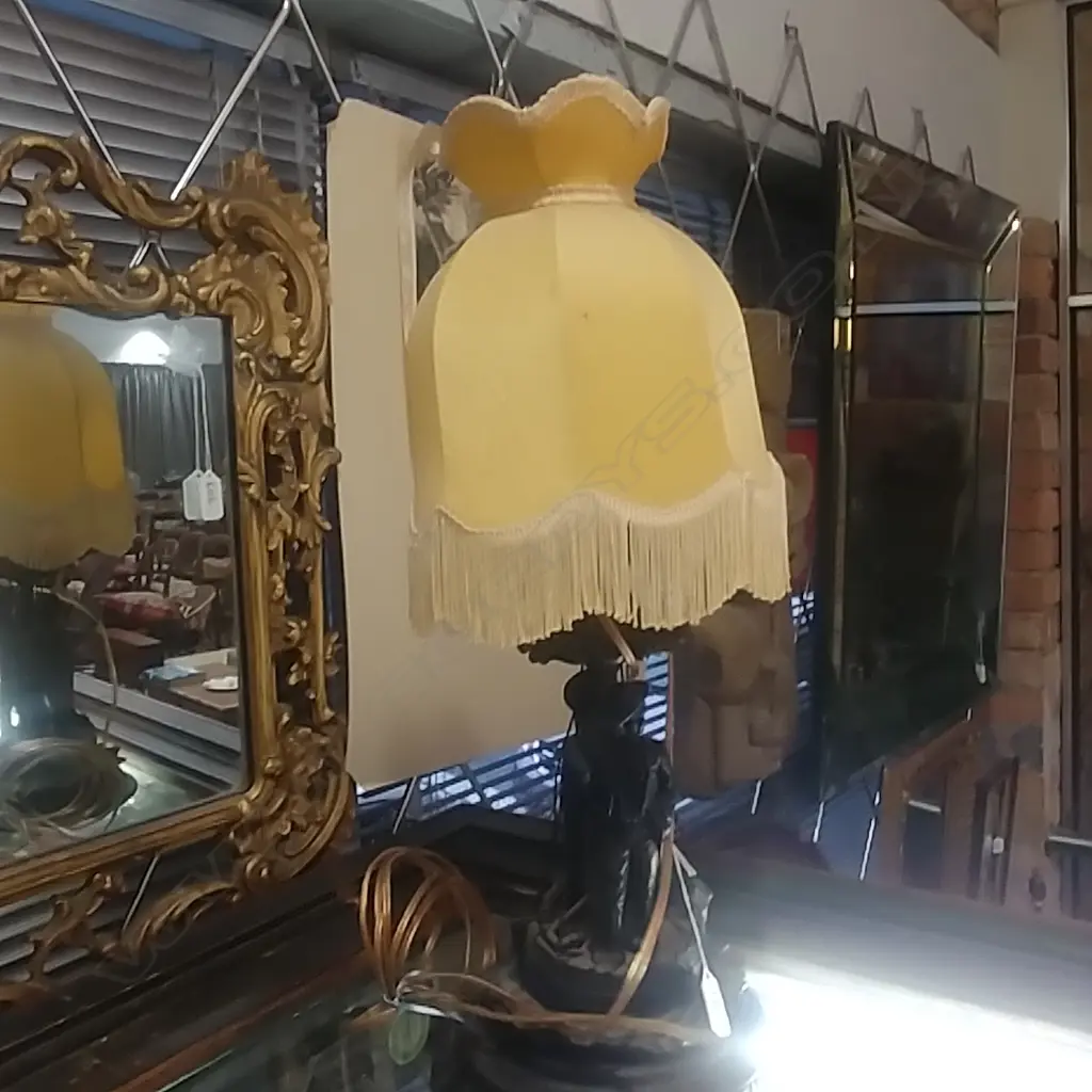 SPELTER LAMP BASE Image 1++