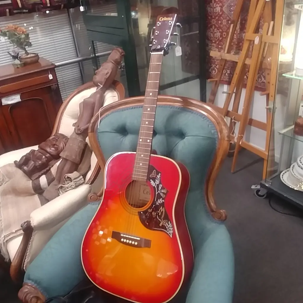 1980S ACOUSTIC GUITAR Image 1++