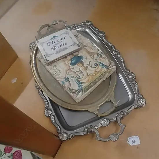 2 TRAYS AND PLAQUES 