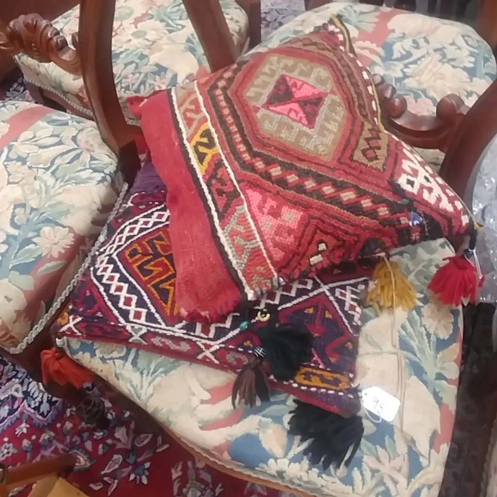 2 SMALL PERSIAN CUSHIONS Image 1++