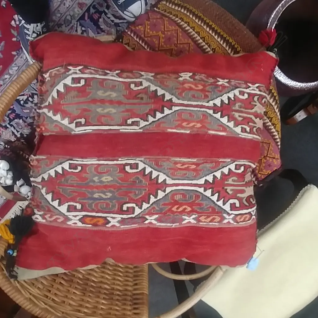 PERSIAN CUSHION Image 1++