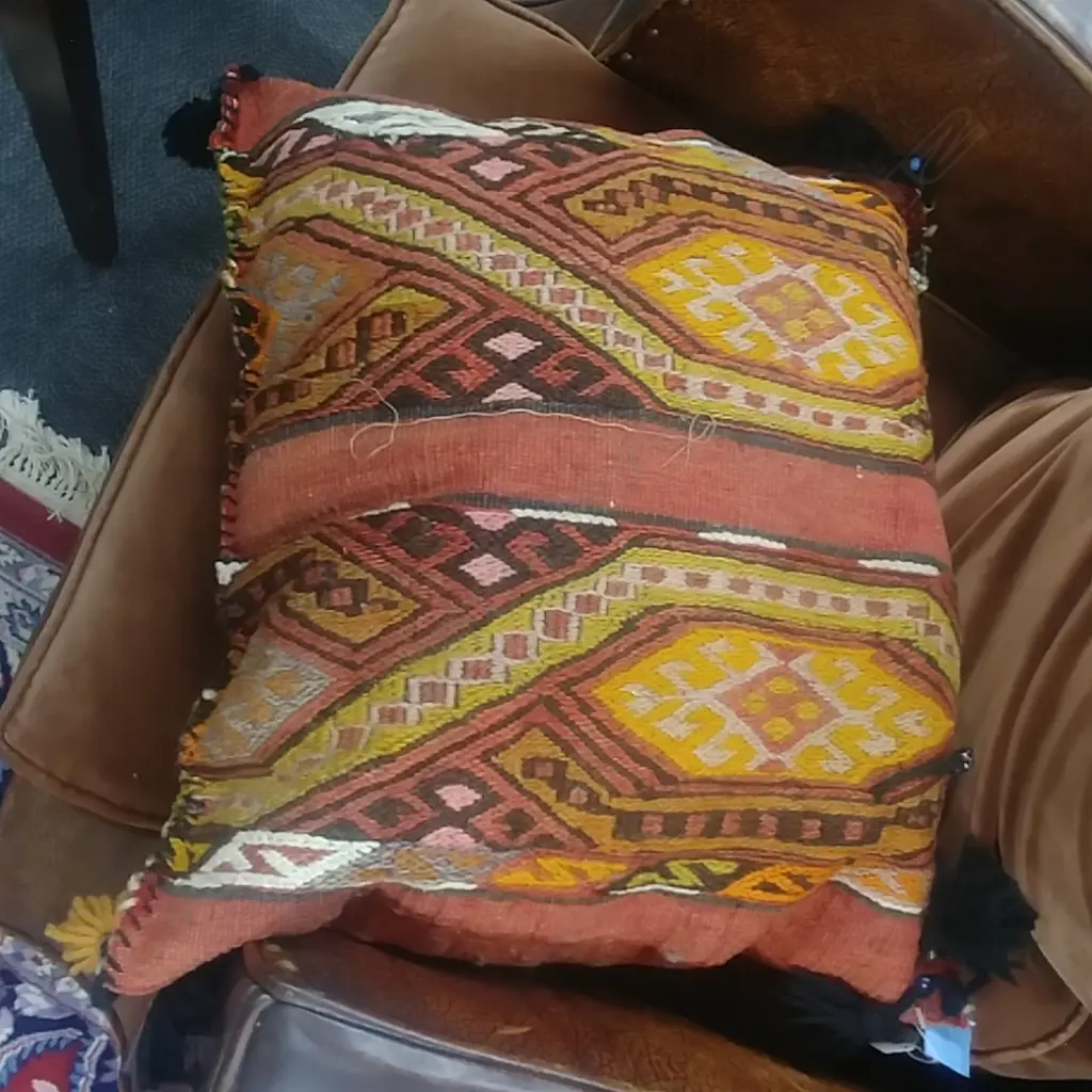 PERSIAN CUSHION Image 1++