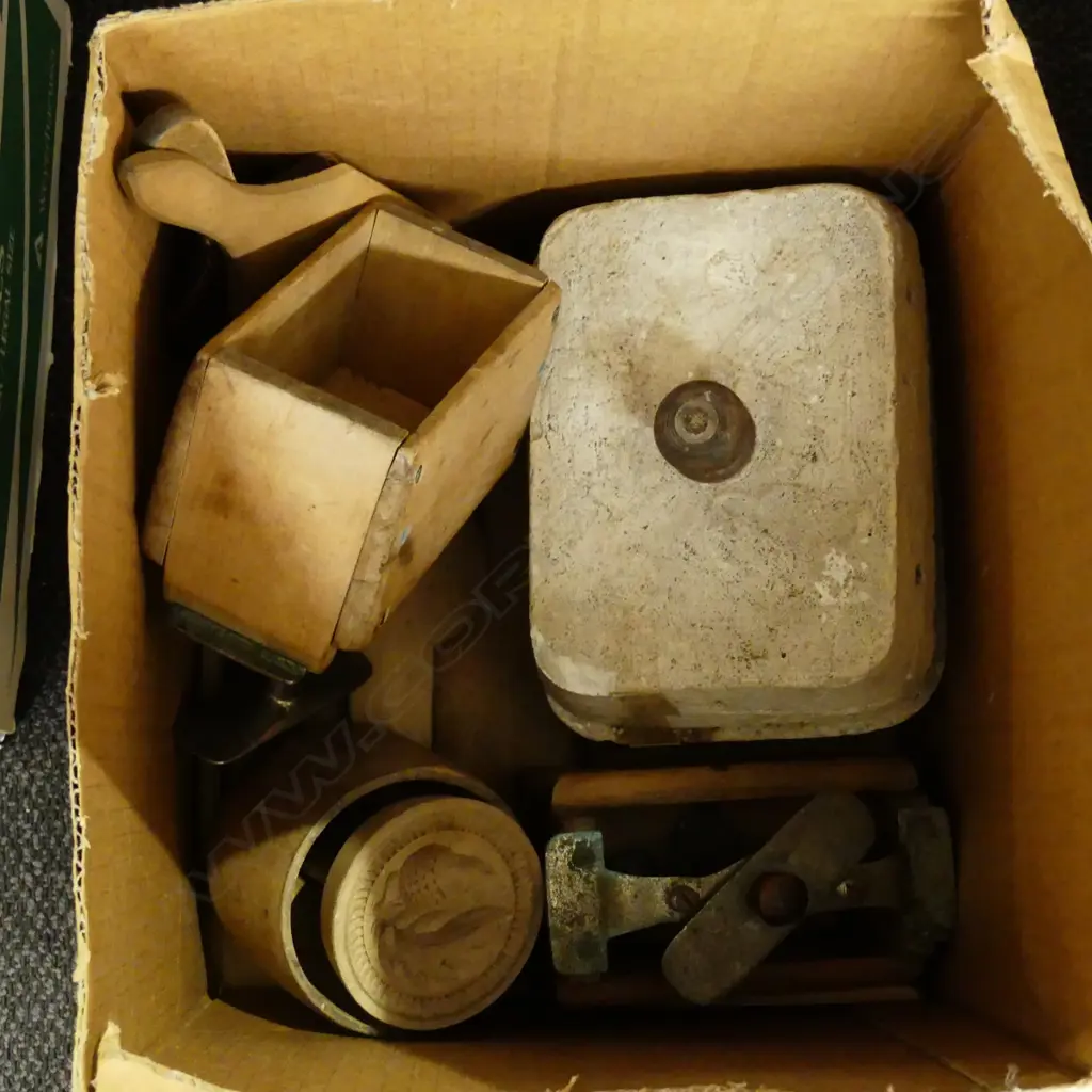 ANTIQUE BUTTER MAKING ITEMS. 9 BUTTER PATS, 2 BUTTER PRESSES, 2 BUTTER STAMPS. VARY RARE BUTTER COOLER Image 1++