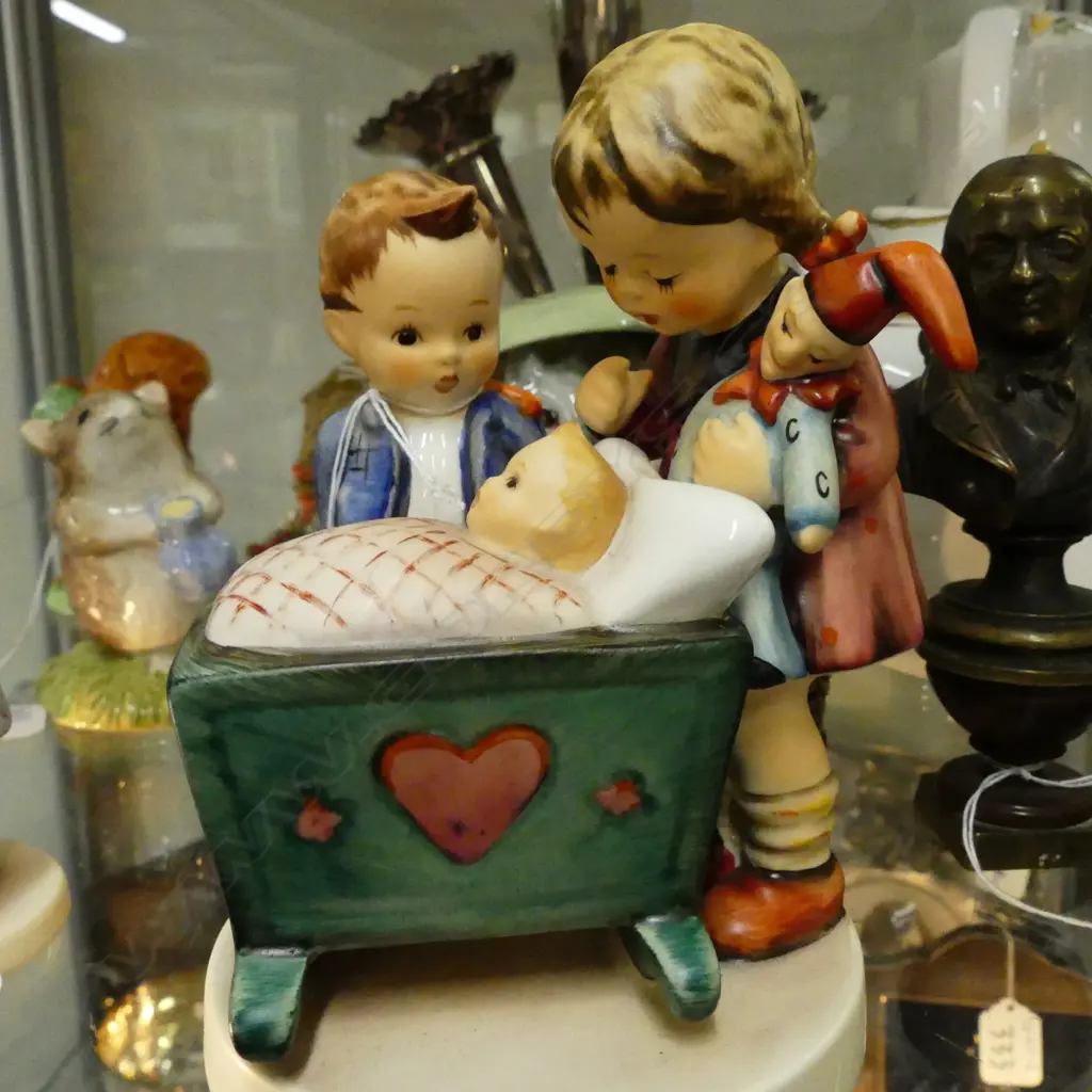 HUMMEL FIG - BLESSED EVENT  Image 1++