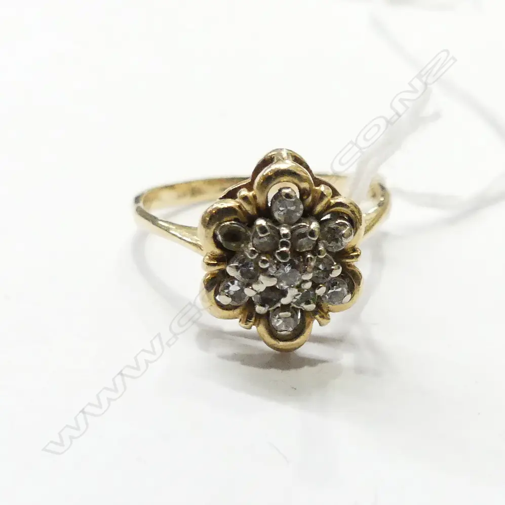 14CT DIAMOND CLUSTER RING 2.2GMS Image 1++