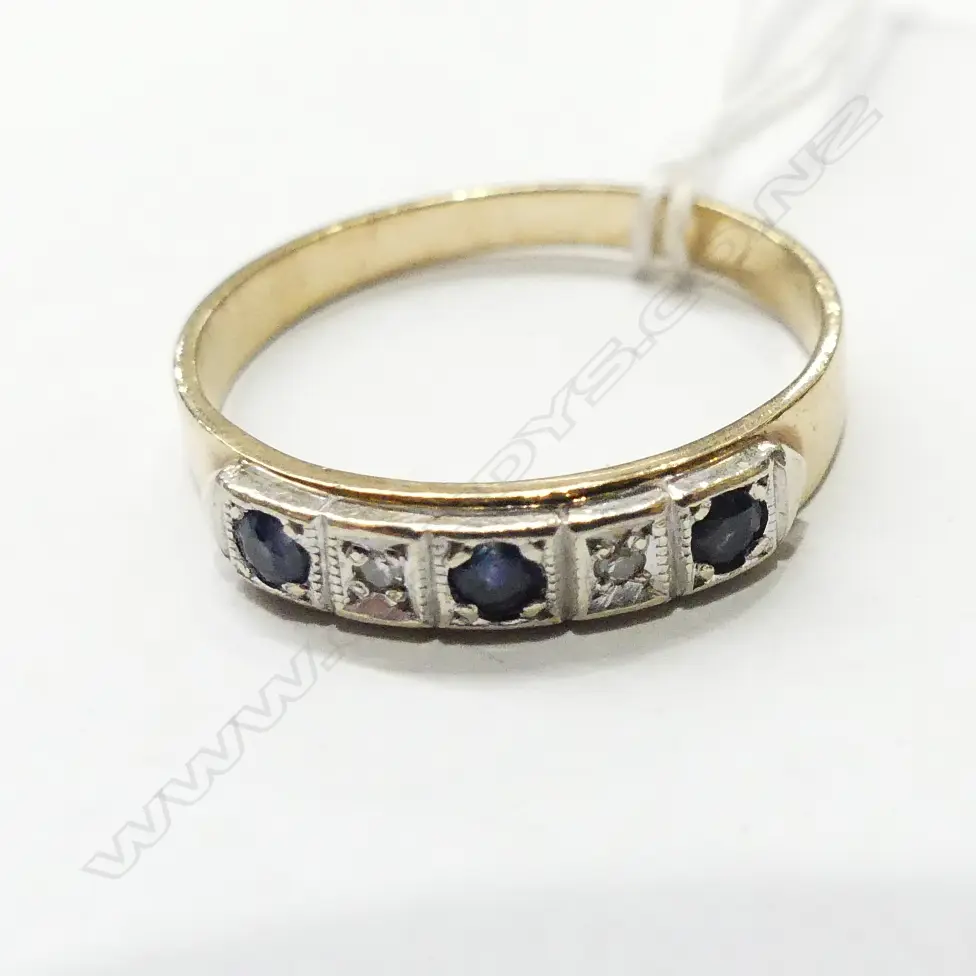 9CT DIA. & SAPPHIRE RING 2.3GMS Image 1++
