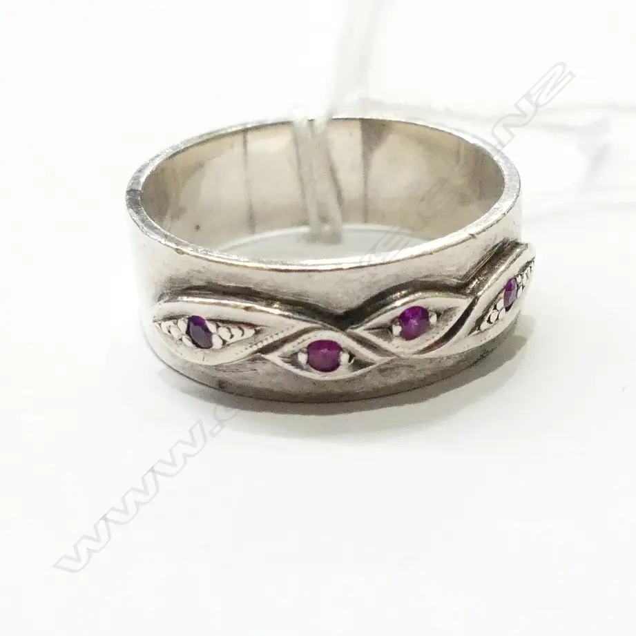 SILVER & PINK STONE RING Image 1++