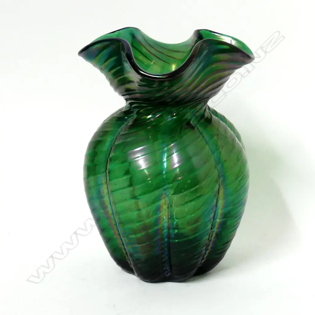 An Art Glass vase Image 1++