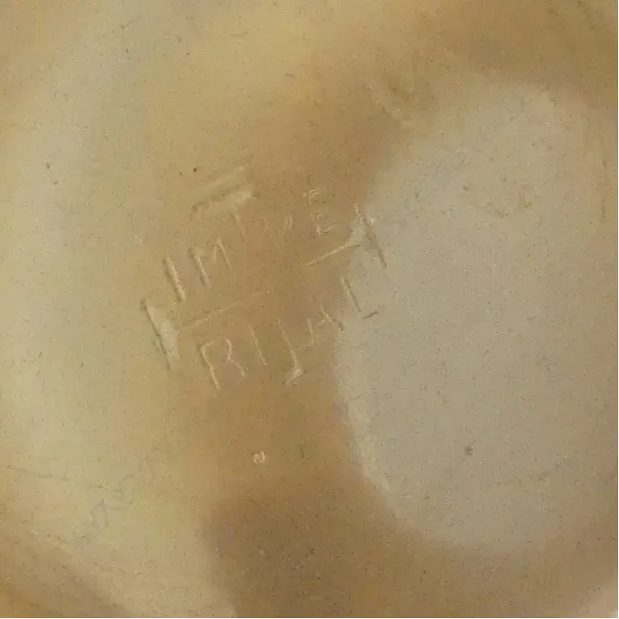 An American Imperial stretch glass vase Image 1++