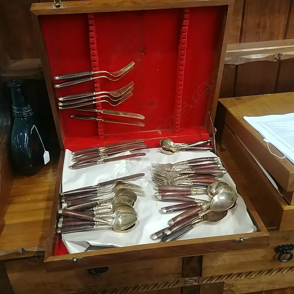 CASED THAI CUTLERY SET Image 1++