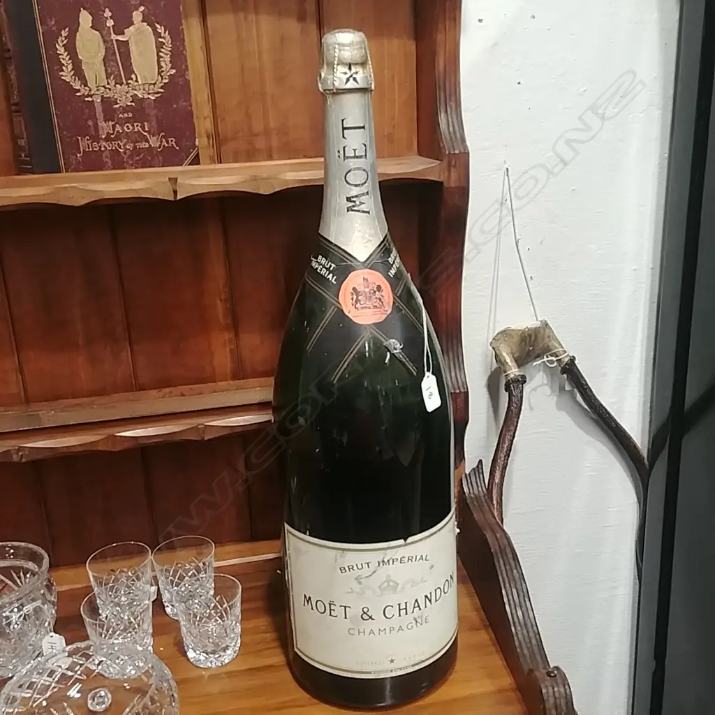 MOET AND CHANDON DISPLAY CHAMPAGNE BOTTLE Image 1++