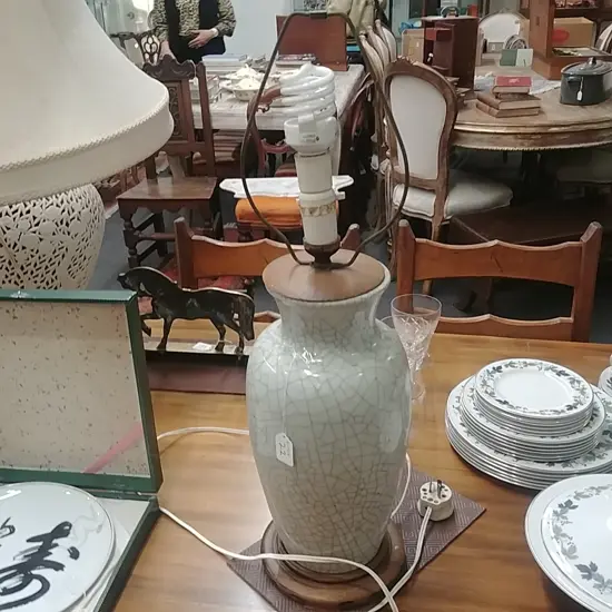 CRACKLE GLAZE LAMP STAND