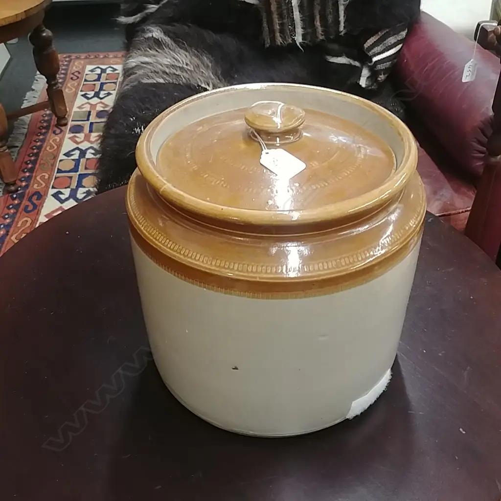 SALT GLAZED POT Image 1++