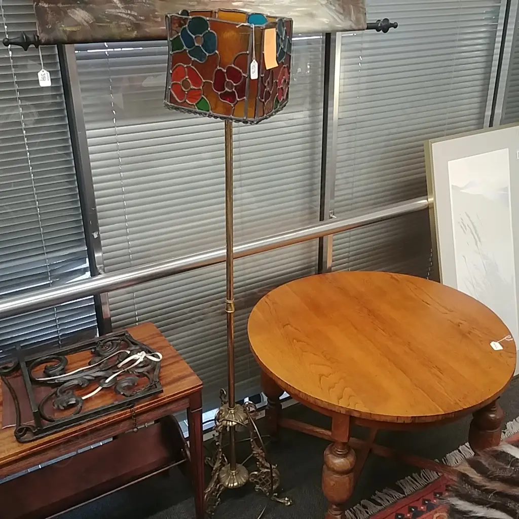 LEADLIGHT STANDARD LAMP Image 1++