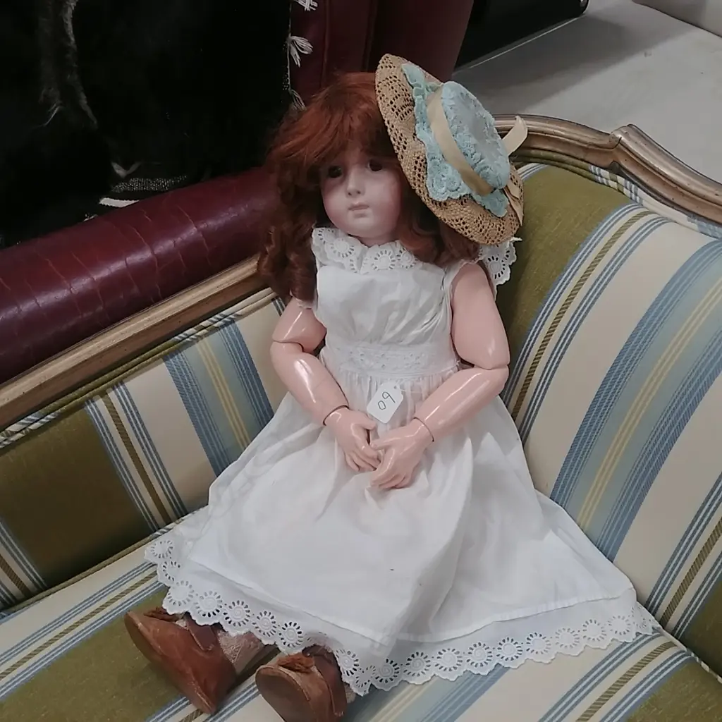 LARGE CHINA DOLL Image 1++