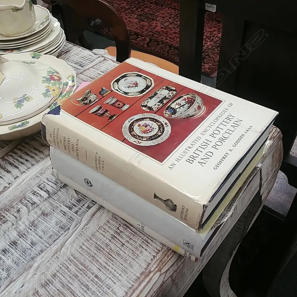 3 X POTTERY & PORCELAIN BOOKS - G. A. GODDEN Image 1++