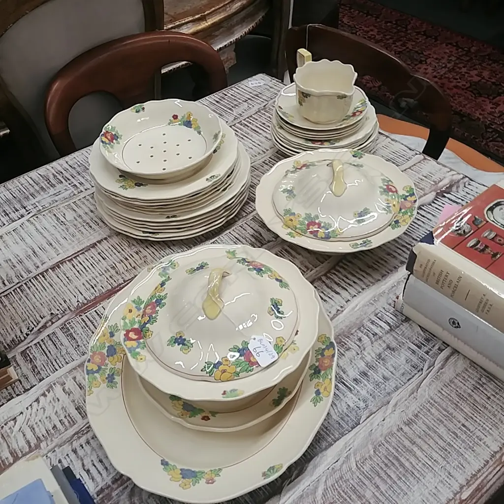 ROYAL DOULTON MINDEN PART DINNER SERVICE Image 1++