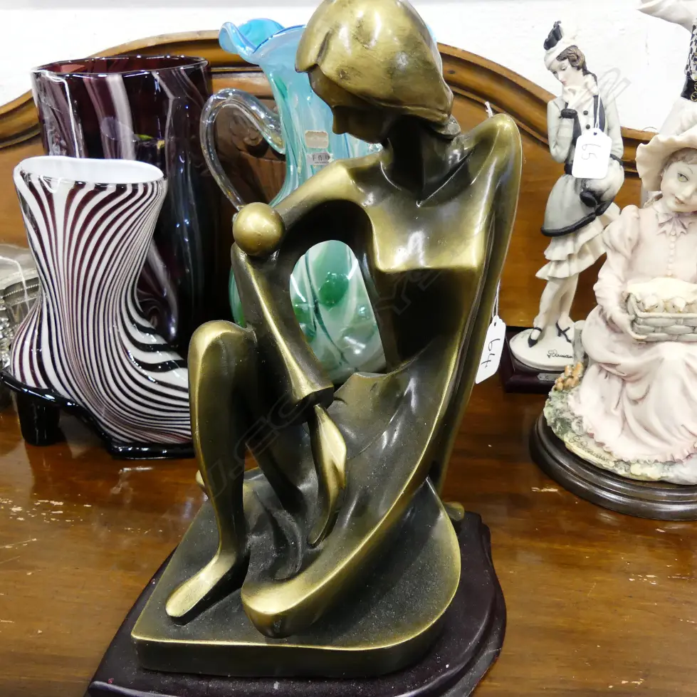 MOTHER AND CHILD SCULPTURE Image 1++