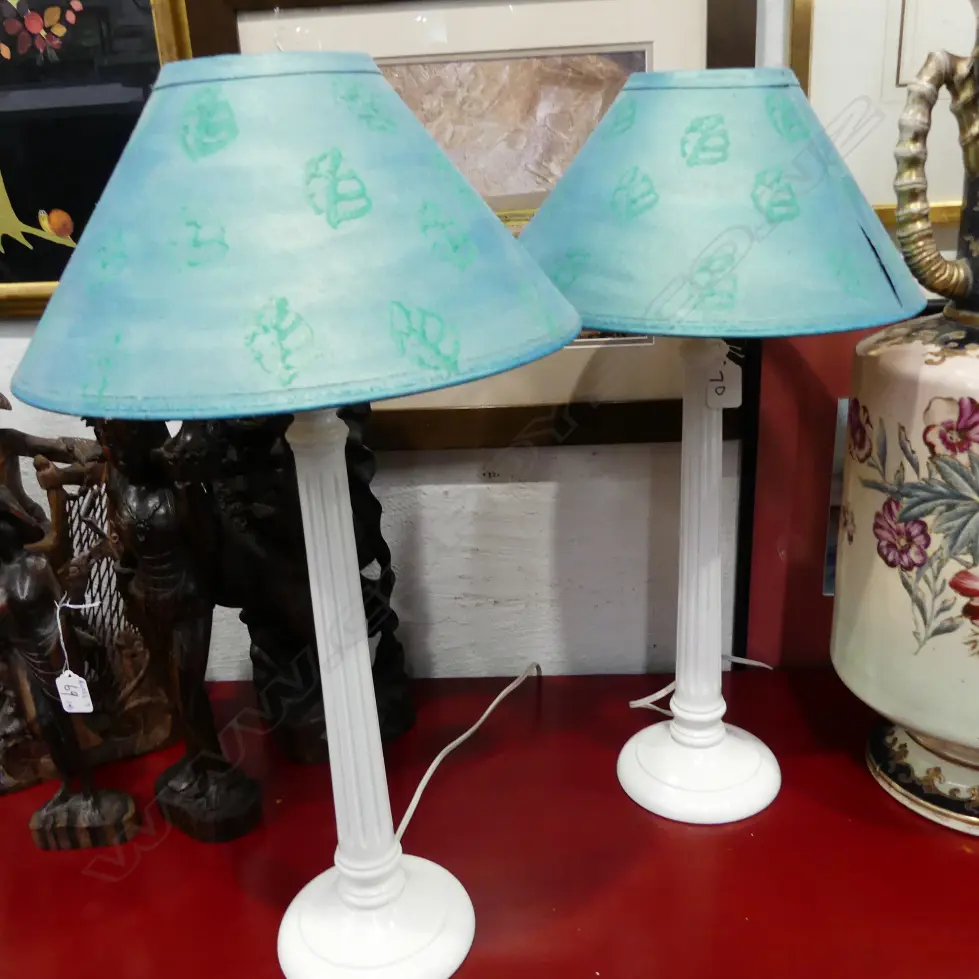 PAIR FLUTED LAMPS Image 1++