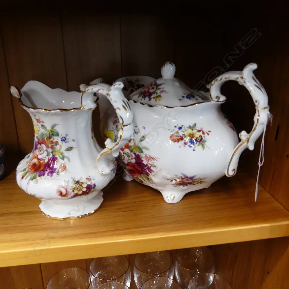 HAMMERSLY TEAPOT AND JUG Image 1++