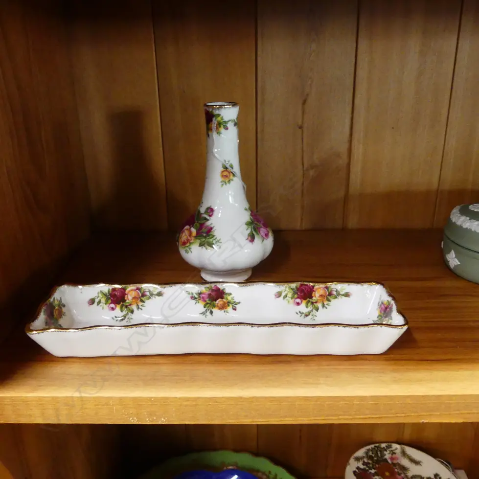 R/ALBERT OCR MINT TRAY+VASE Image 1++