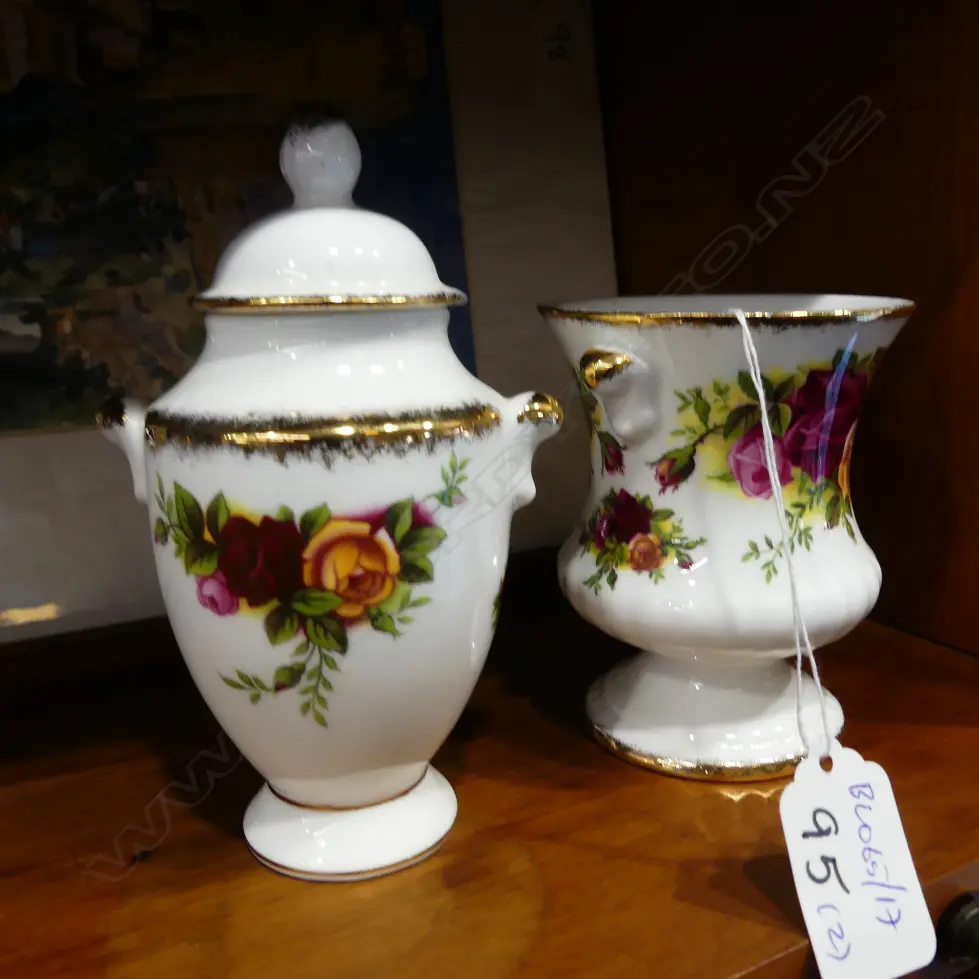 R/ALBERT OCR 2 VASES Image 1++