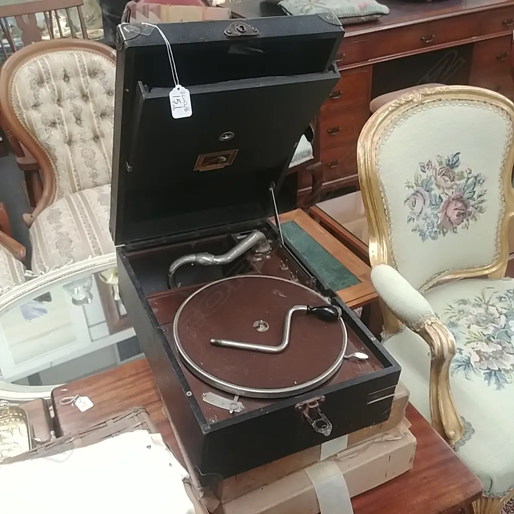 H M V TABLE GRAMOPHONE + 78S Image 1++