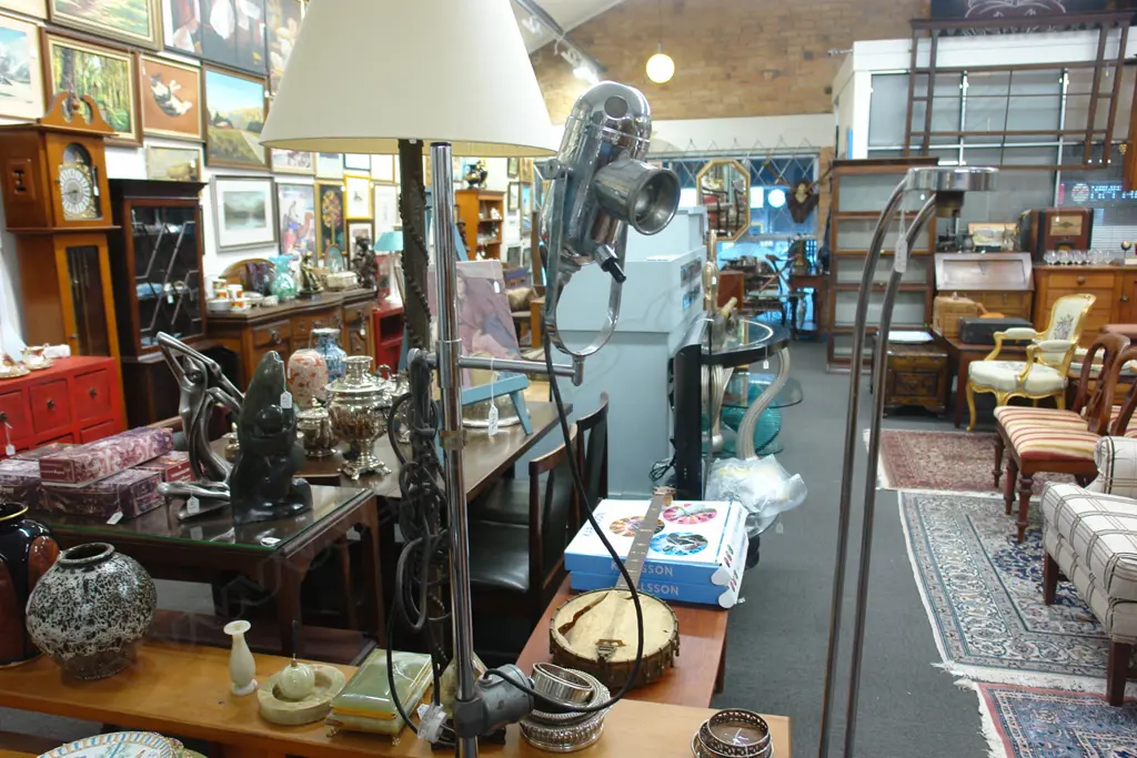 C. 1940'S INDUSTRIAL MEDICAL LIGHT Image 1++