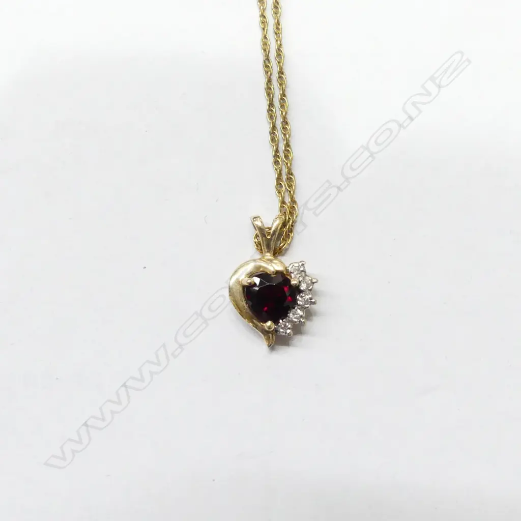 14CT GARNET & DIA. PENDANT ON CHAIN 3.4GMS Image 1++