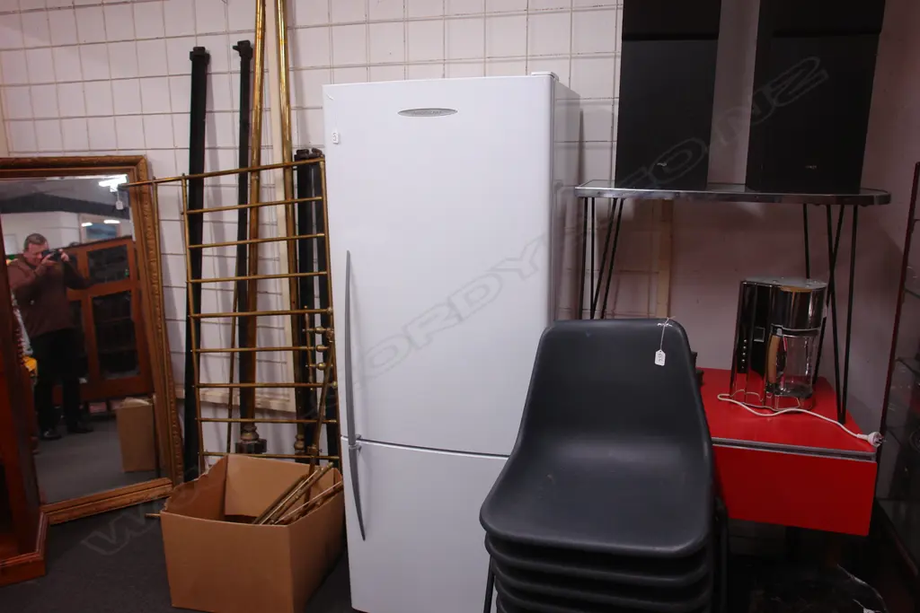 F+P FRIDGE FREEZER Image 1++