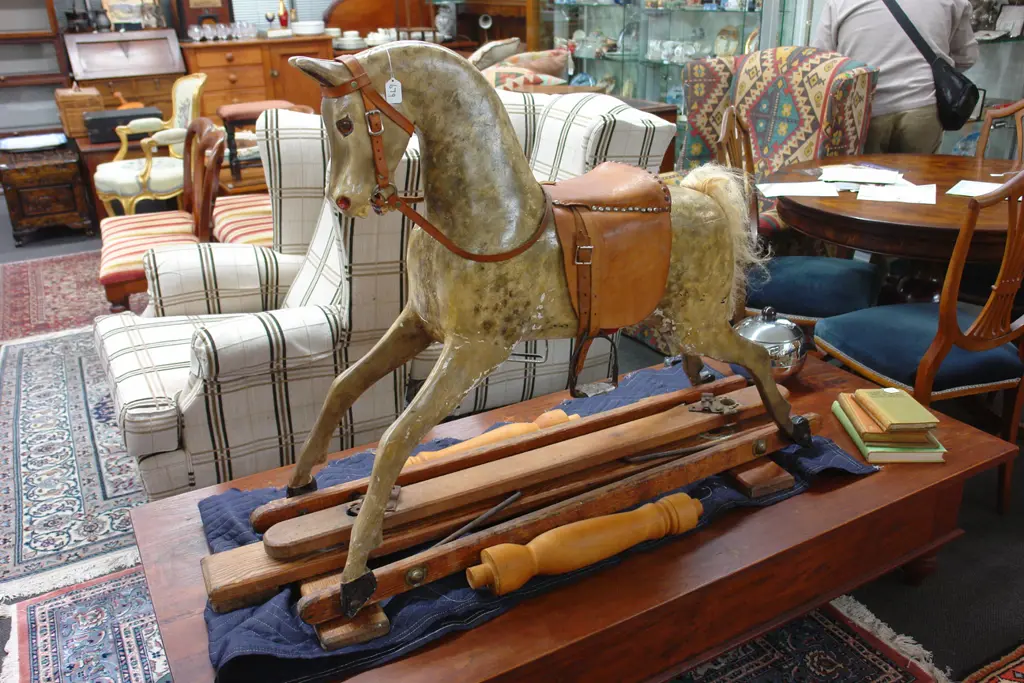 VINTAGE ROCKING HORSE Image 1++