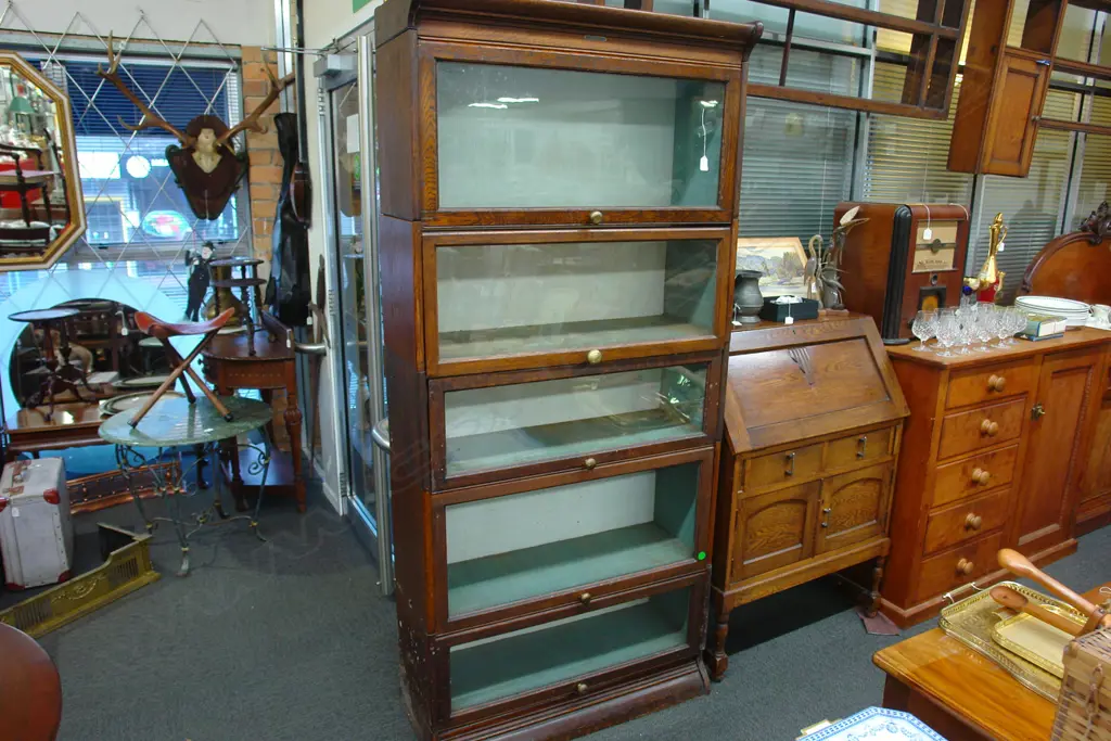 GLOBE WERNICKE TYPE  GLAZED BOOKCASE C1910 Image 1++