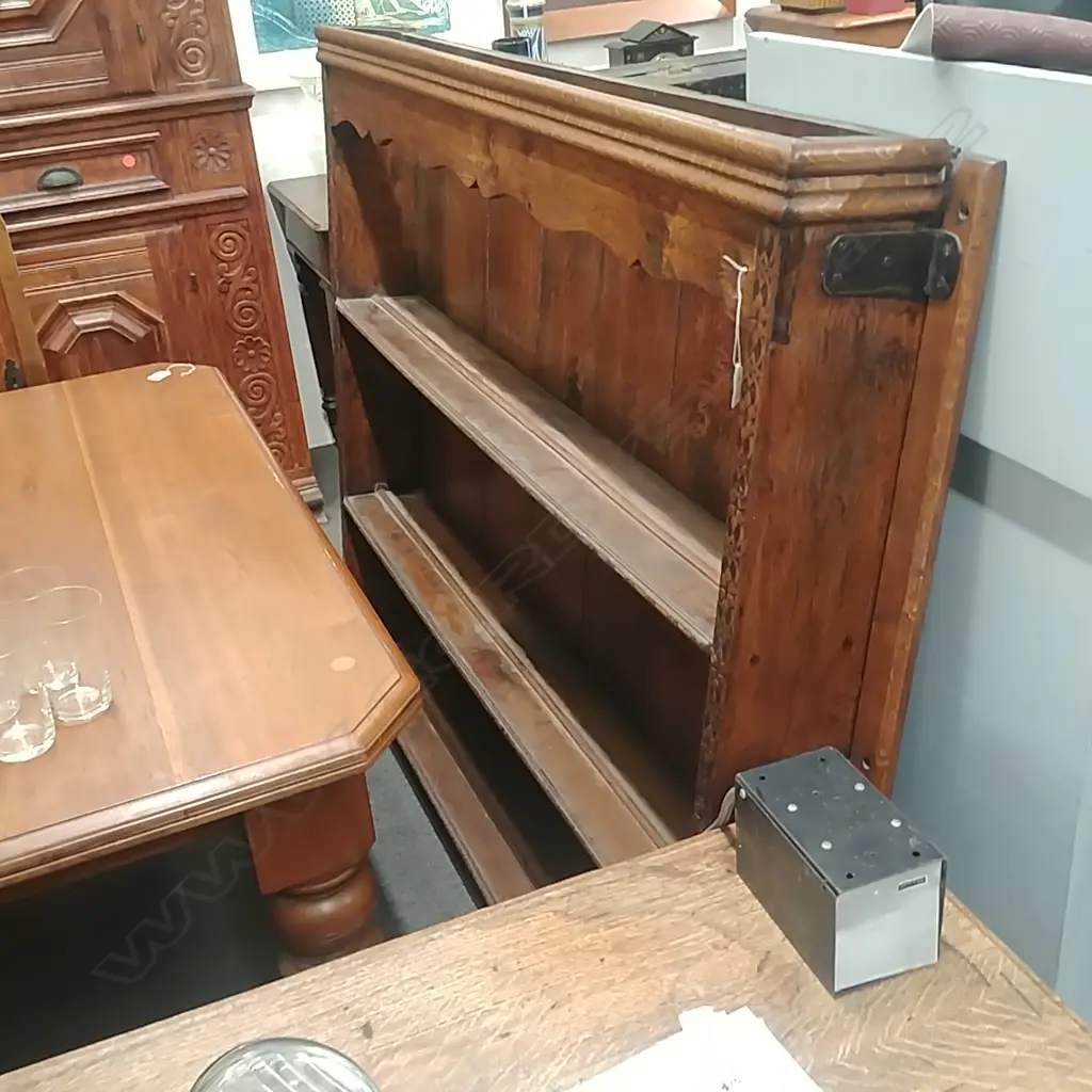 OAK PANELLED DRESSER BACK Image 1++