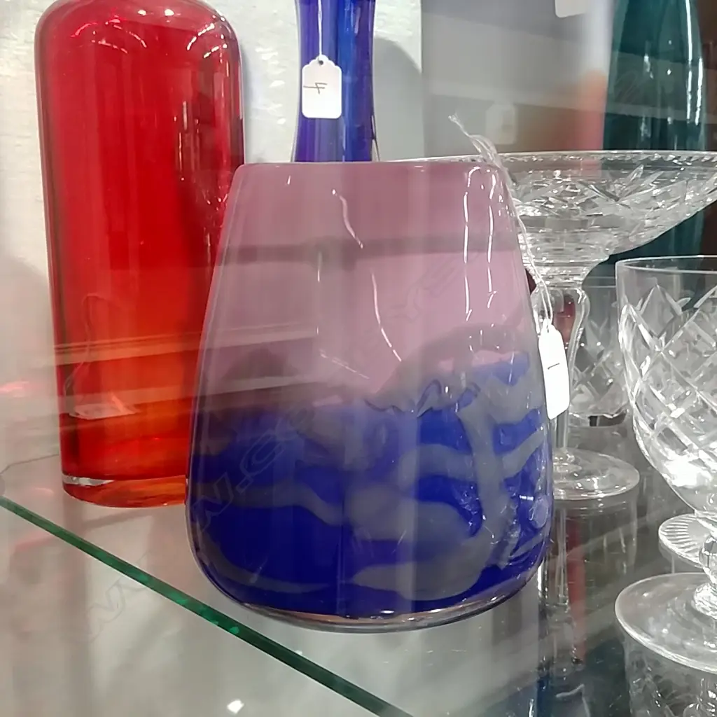 ART GLASS VASE A.W.K 82 Image 1++