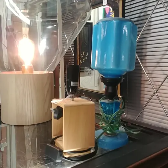 3 VINTAGE TABLE LAMPS; SWANS, CUT CRYSTAL + 1 SHADE