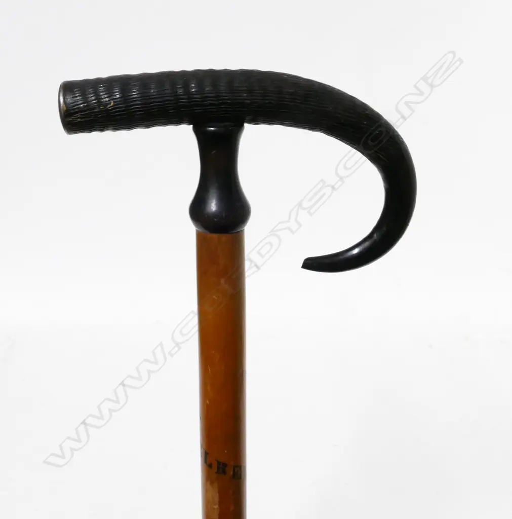 A European chamois horn handled walking stick Image 1++
