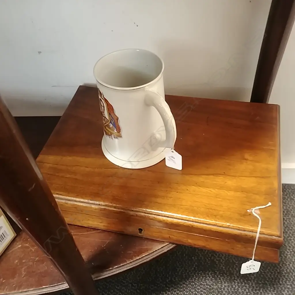 CORONATION MUG & PART FISH SET Image 1++