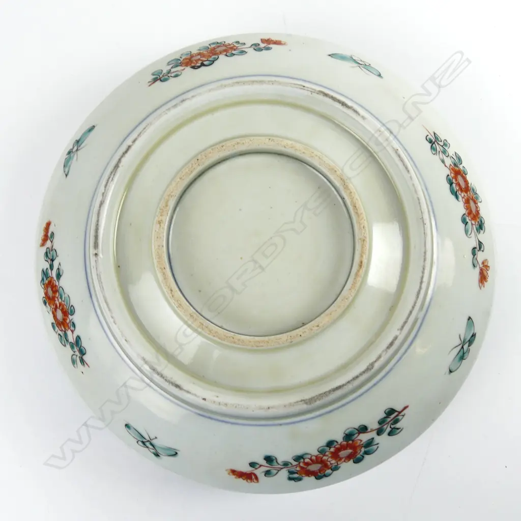 An Imari porcelain bowl Image 1++