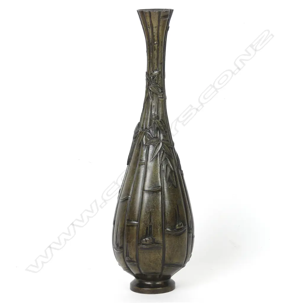 A Japanese Meiji period bronze vase Image 1++