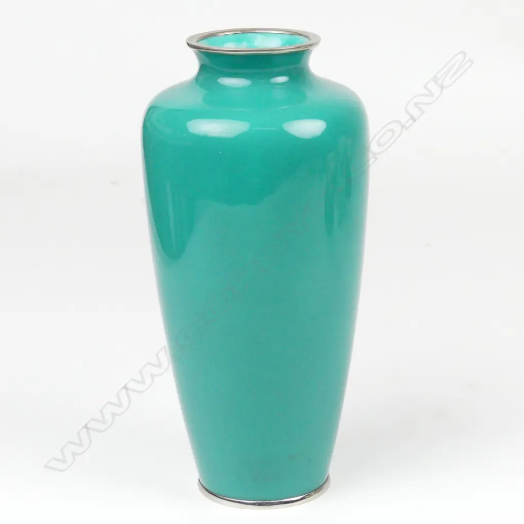 A Japanese cloisonné vase Image 1++