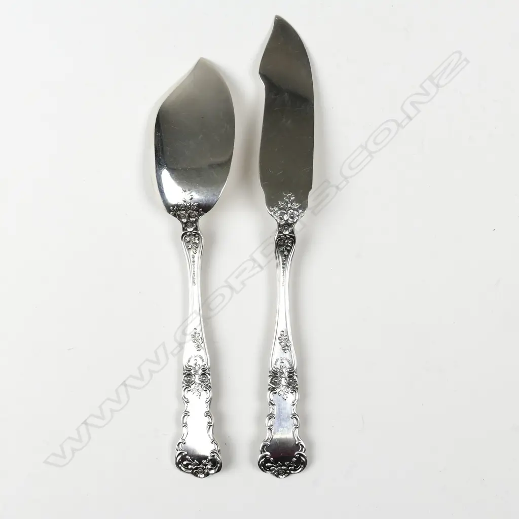 An American Gorham silver butter knife and jam spoon Image 1++