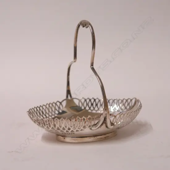 An early 20thC quality silver small basket
