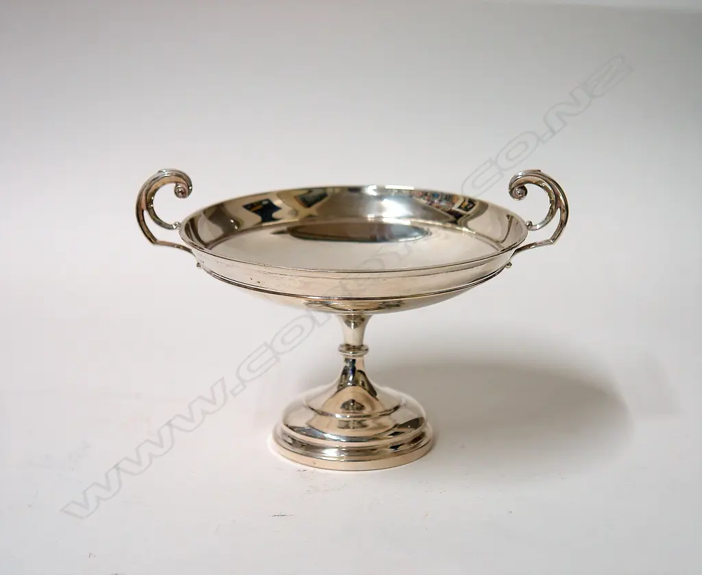 An early 20thC silver tazza Image 1++