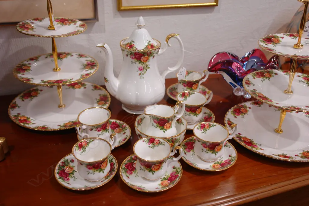 R/ALBERT OCR 6 CUPS&SAUCERS, SUGAR & MILK Image 1++
