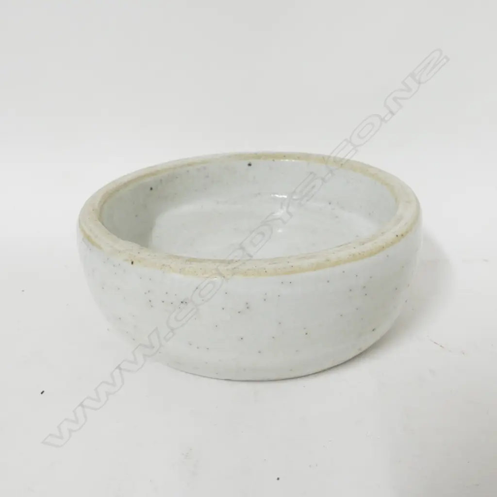 A Chinese porcelain white glazed bowl Image 1++