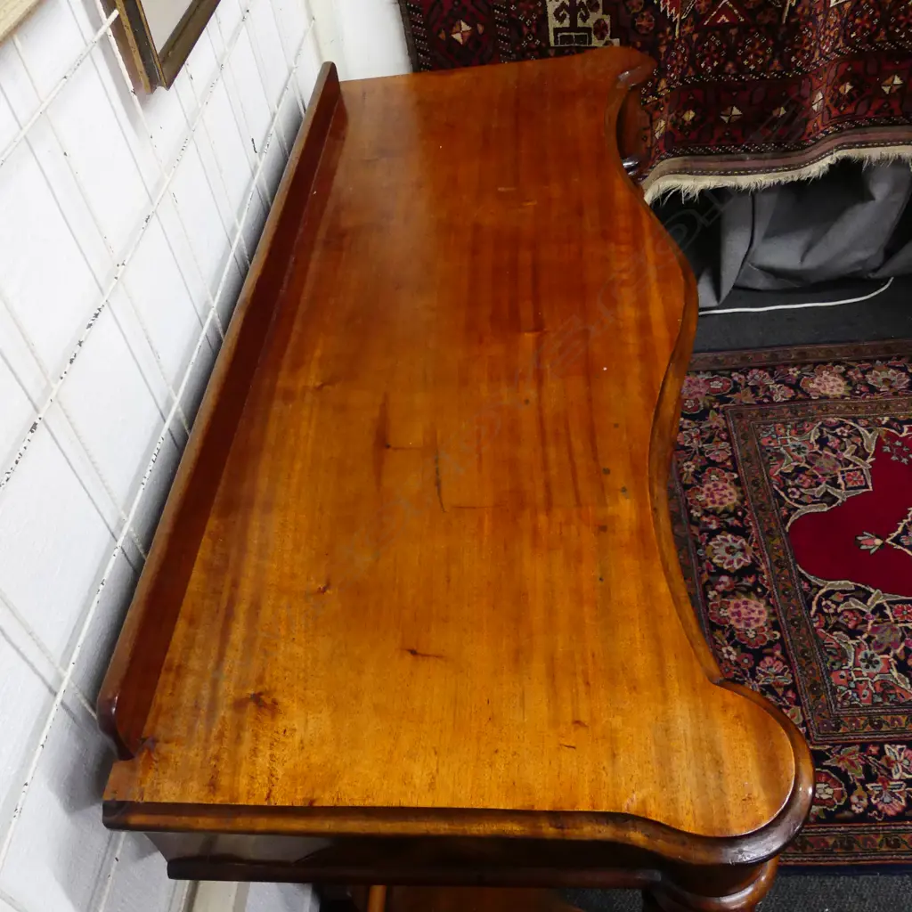 A Victorian mahogany hall table Image 1++