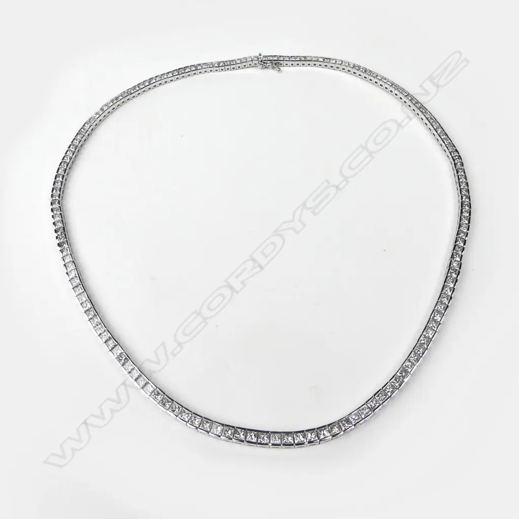 An 18ct white gold and diamond necklace Image 1++