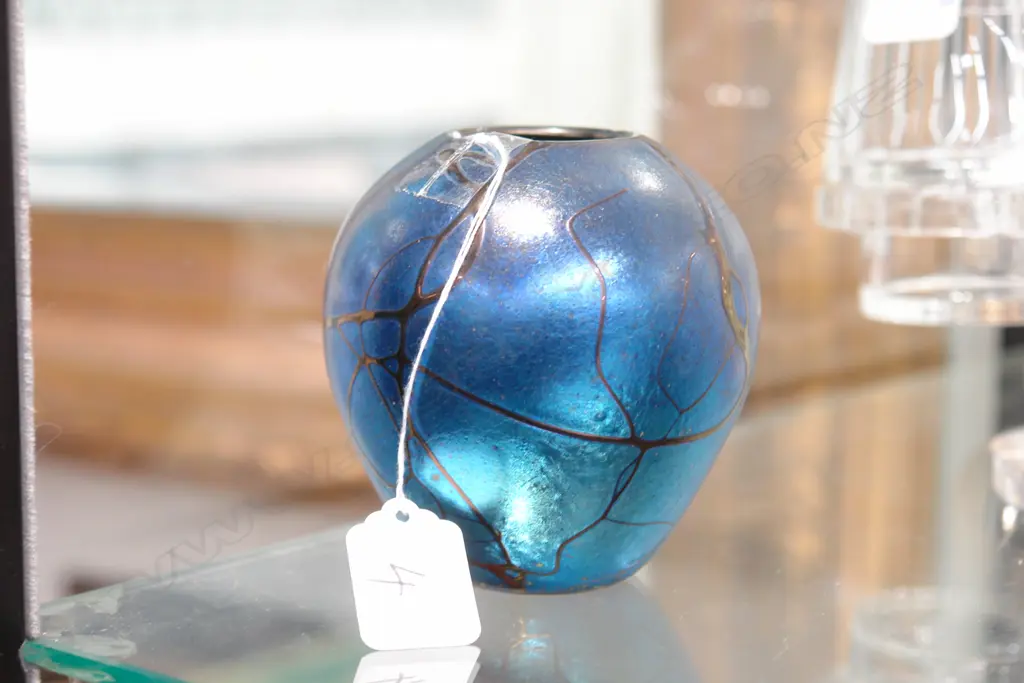 GARY NASH GLASS VASE Image 1++