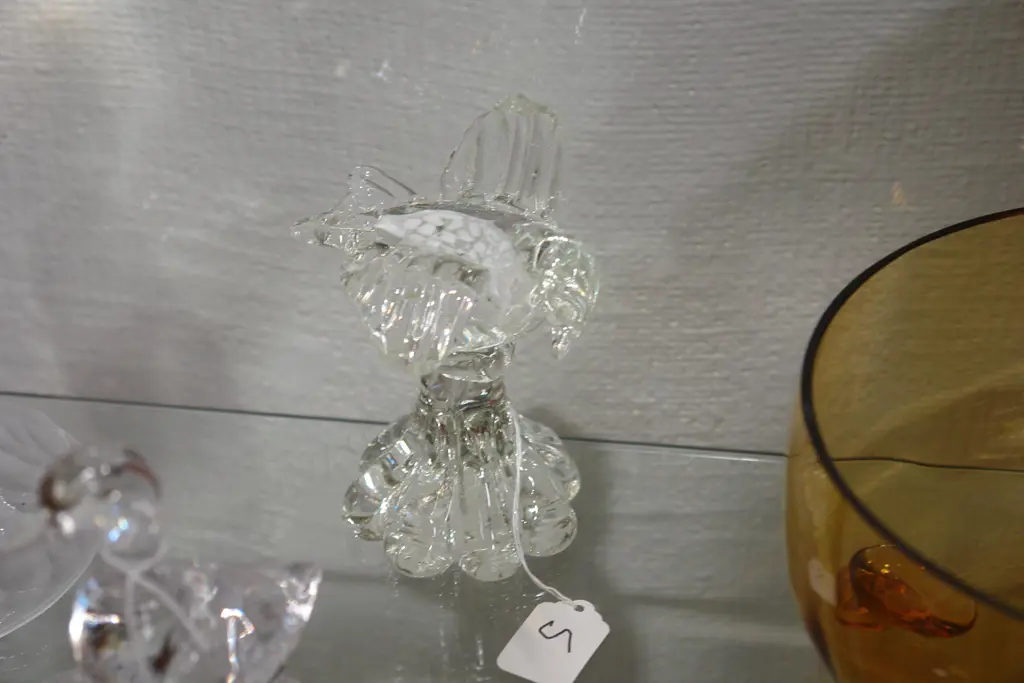 GLASS BIRD PAPER WEIGHT Image 1++